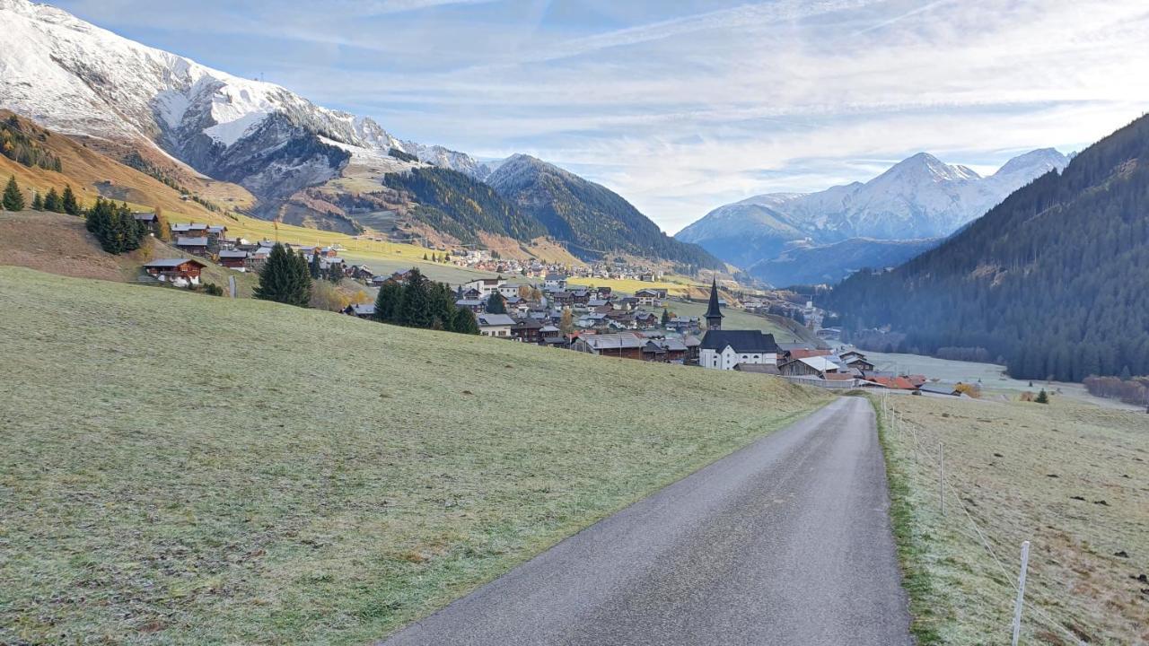 Yeti Lodge Sedrun Luaran gambar