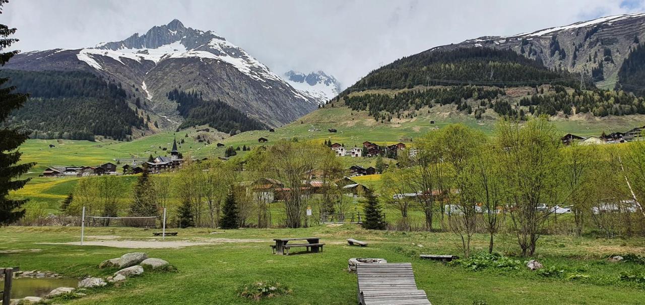Yeti Lodge Sedrun Luaran gambar